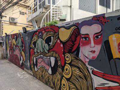 A mural in the Song Wat area